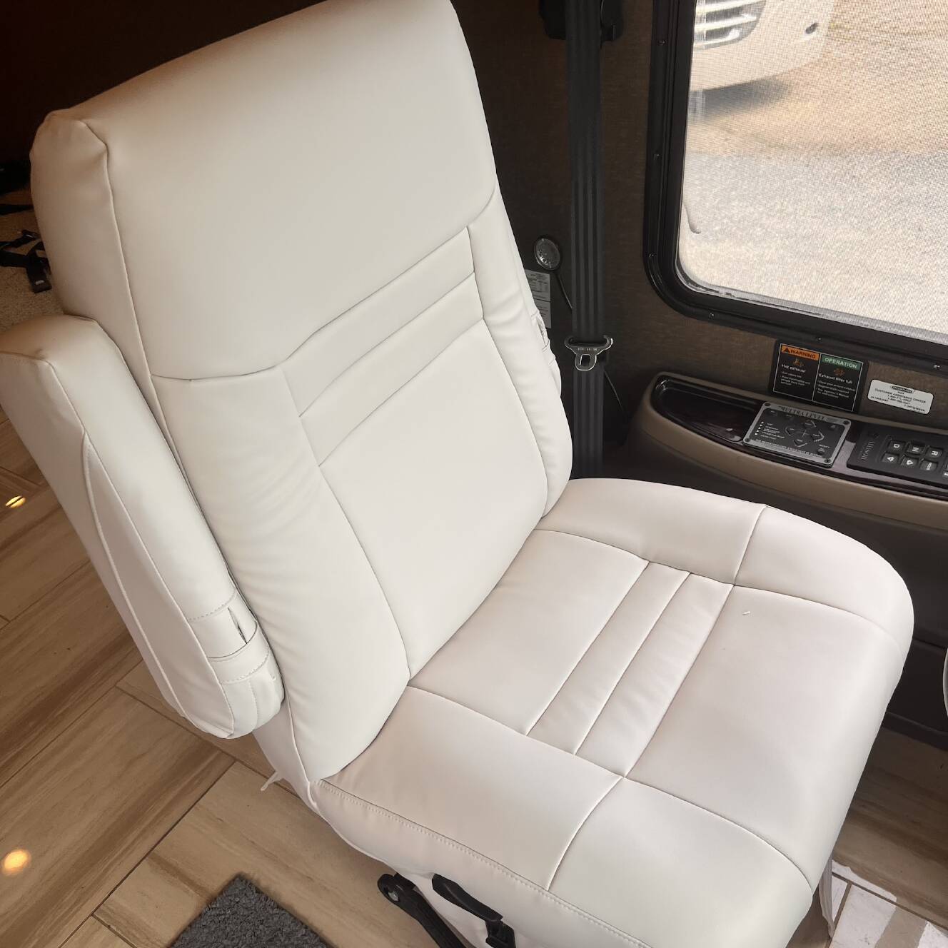 A photo of this 2016 Thor Motor Coach TUSCANY 45AT