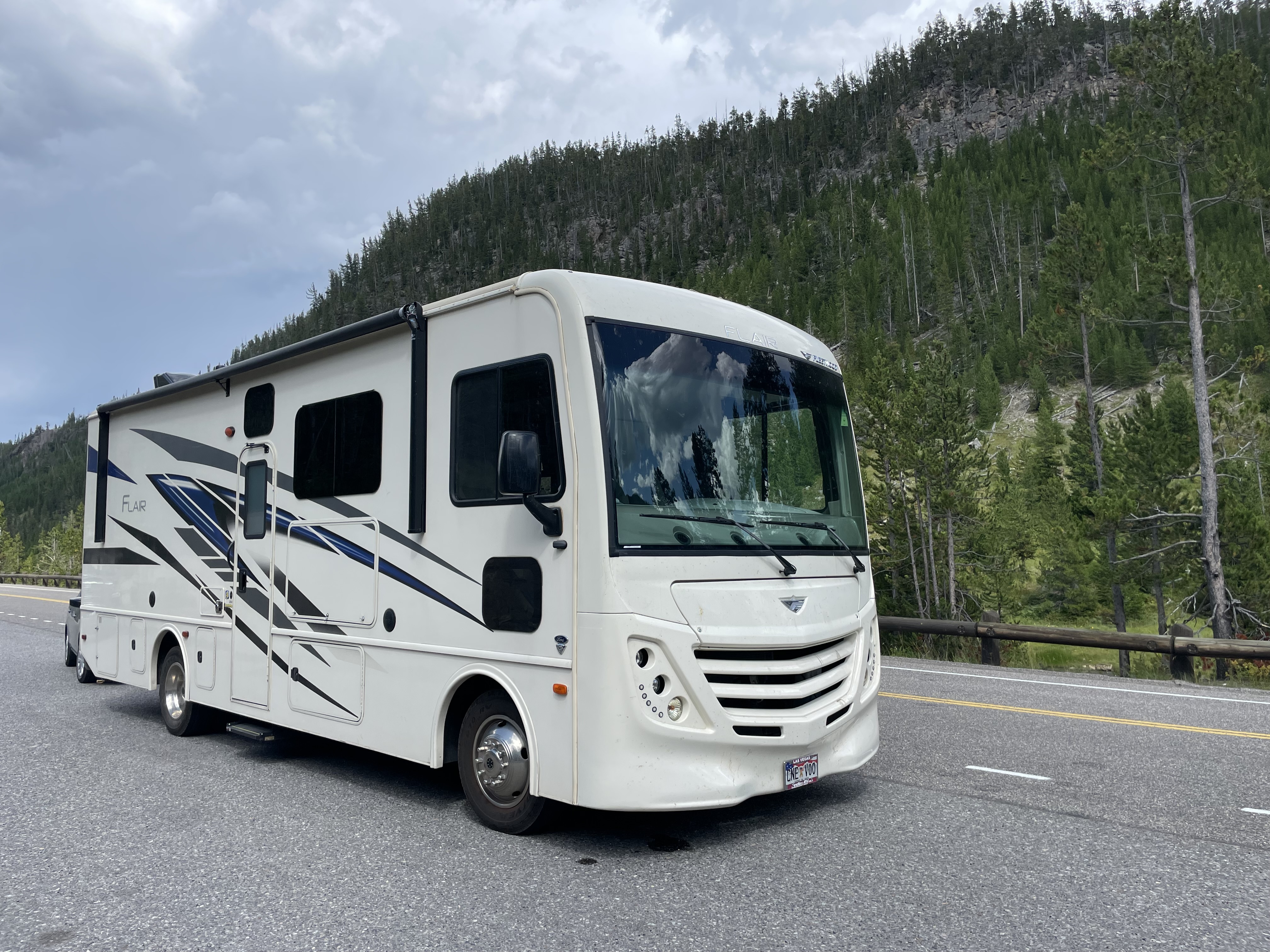 2021 Fleetwood FLAIR 28A RV