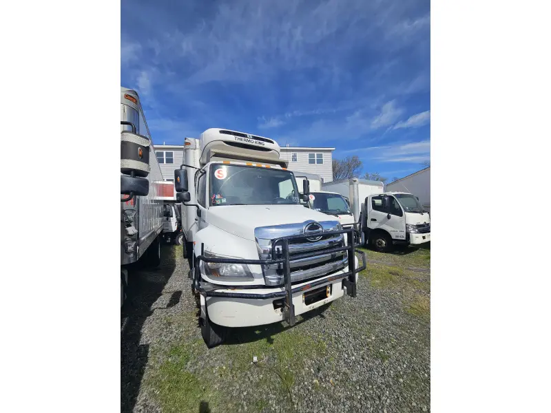 2016 HINO 268