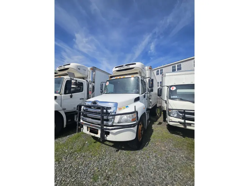 2016 HINO 268