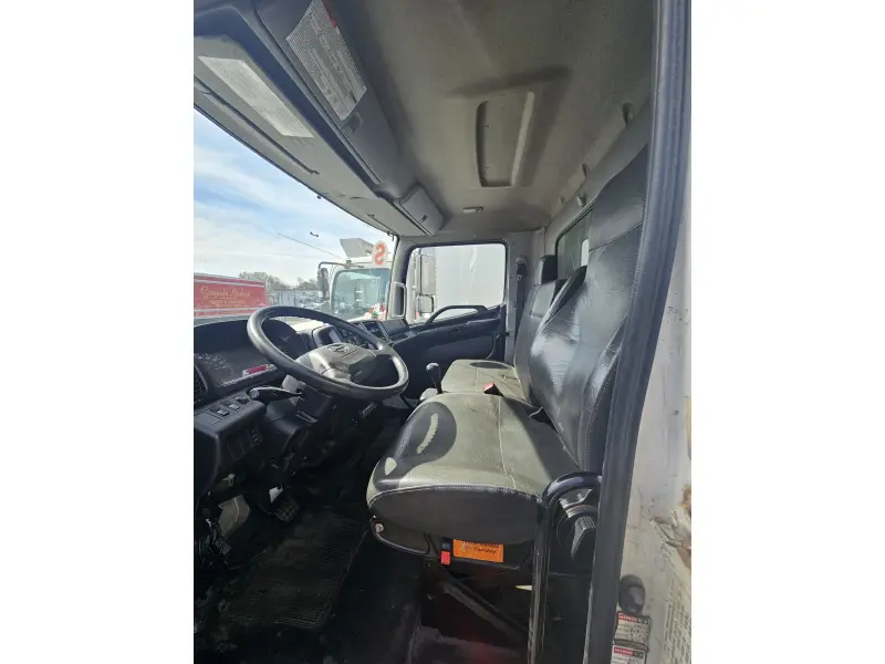 2016 HINO 268