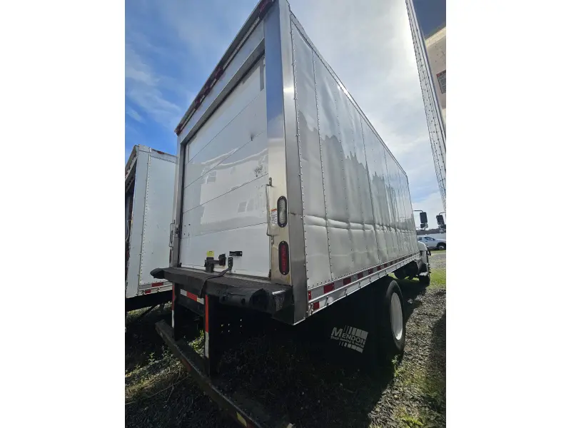 2016 HINO 268