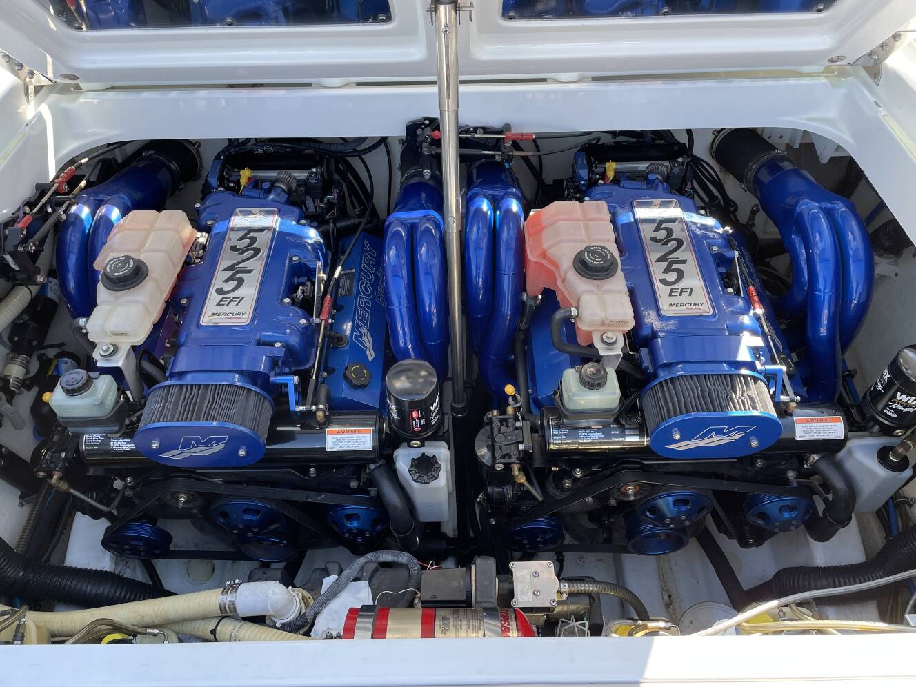 A photo of this 2009 Formula 353 FASTECH