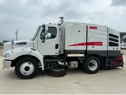 2014 ELGIN BROOM BEAR CNG