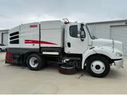 2014 ELGIN BROOM BEAR CNG