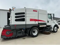 2014 ELGIN BROOM BEAR CNG