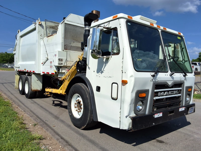 2012 MACK 600