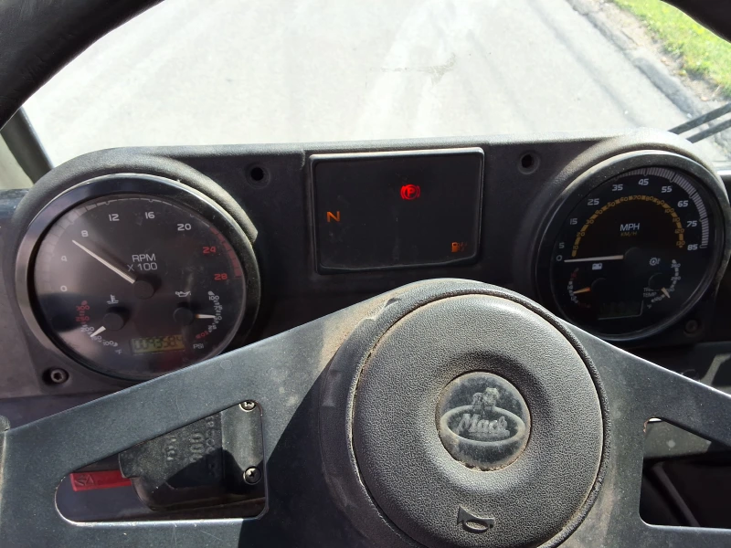 2012 MACK 600