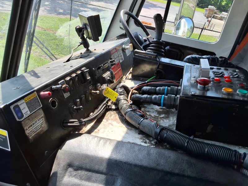 2012 MACK 600