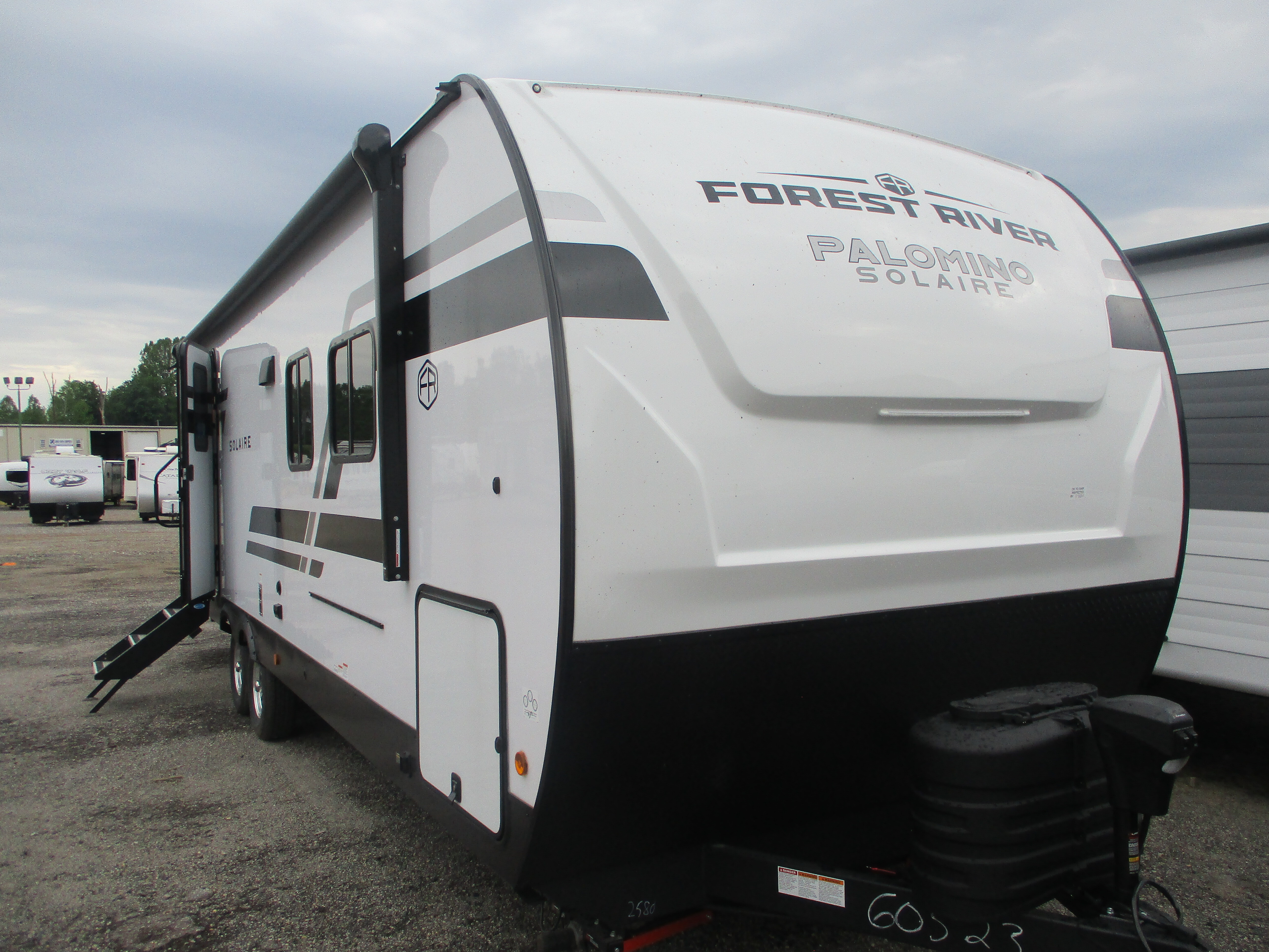 2025 Palomino SOLAIRE ULTRA LITE 2580RBSS  RV