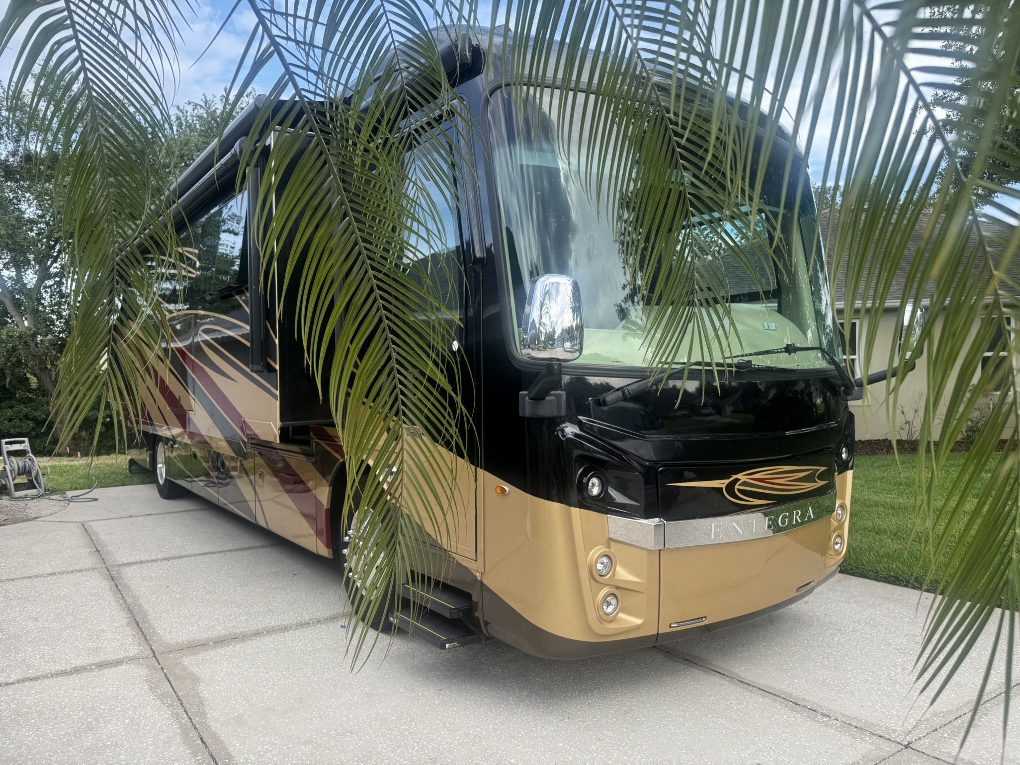 2023 Entegra Coach REATTA 39BH RV