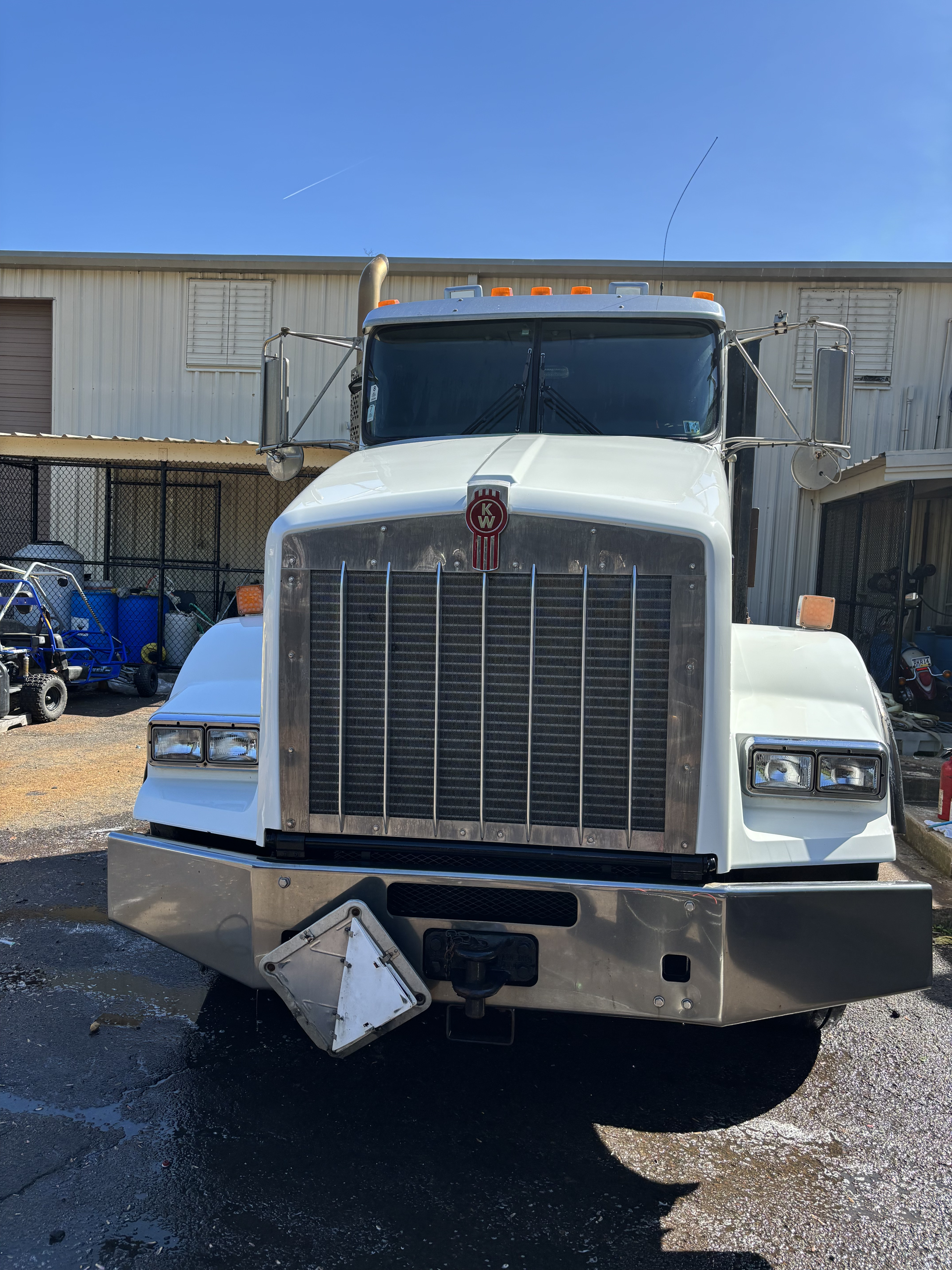 2011 Kenworth T800 in Bristol, PA
