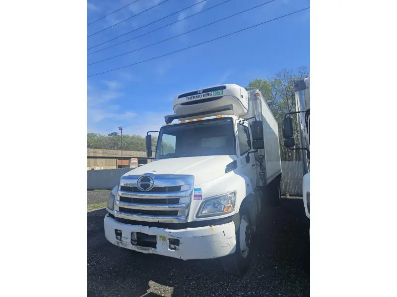 2015 HINO 268