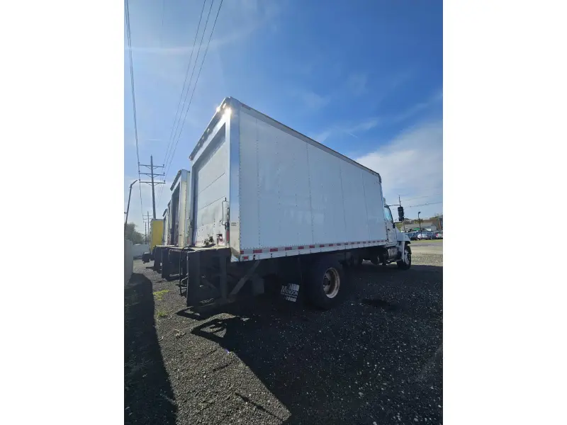 2015 HINO 268