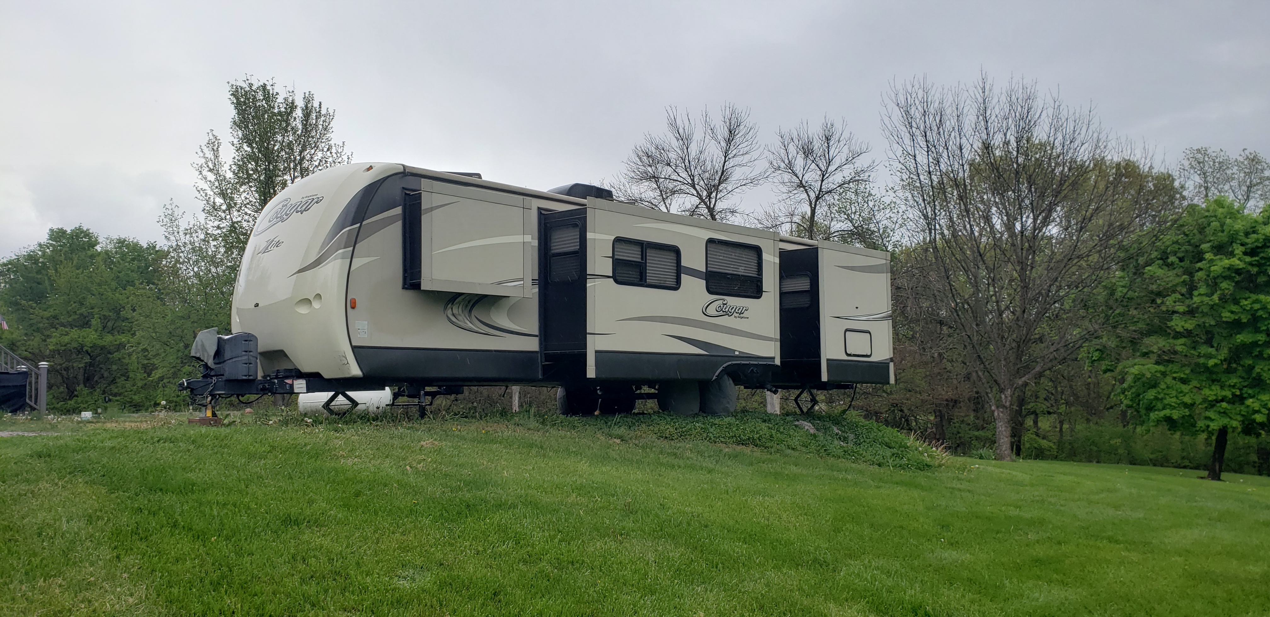 2016 Keystone COUGAR X-LITE 32FBS in savannah MO