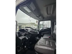 2016 HINO 268