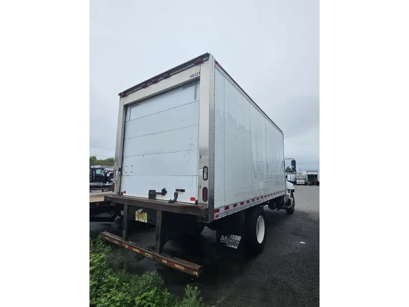 2016 HINO 268