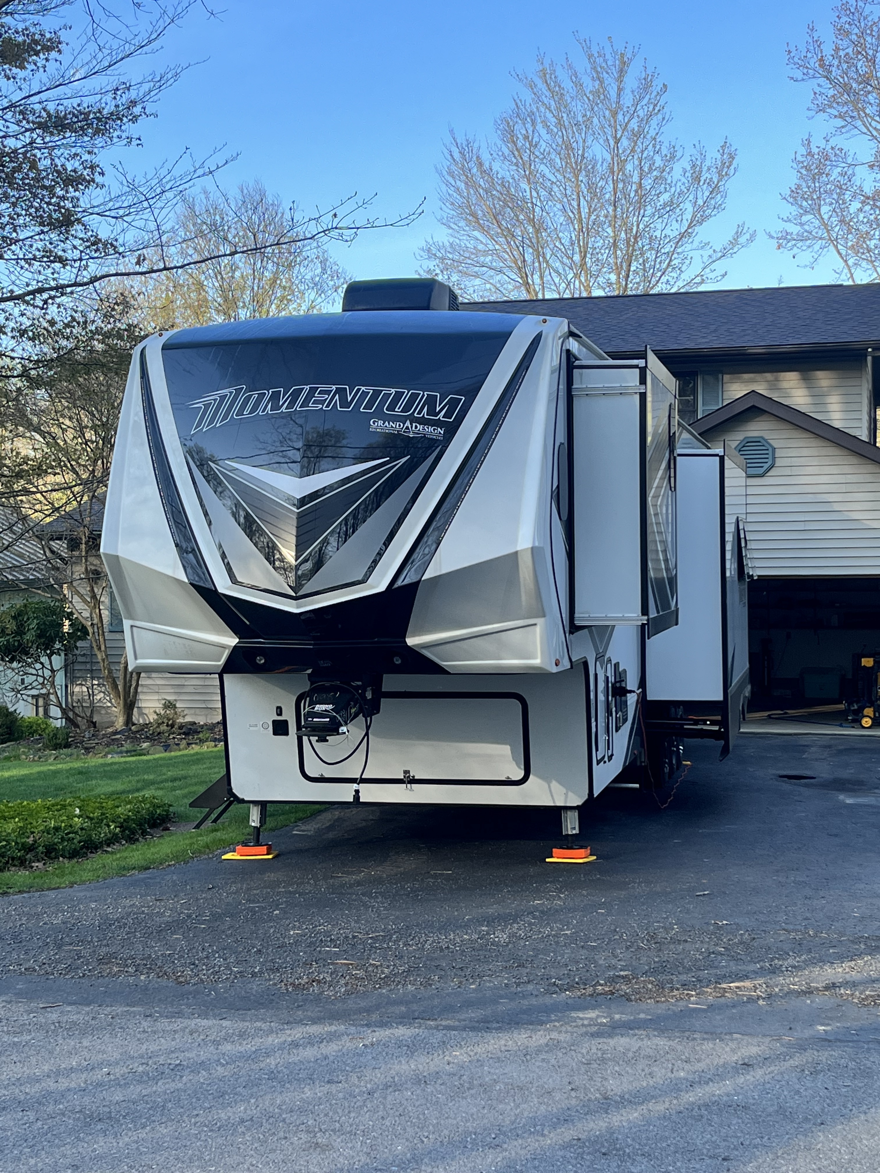2023 Grand Design MOMENTUM M-CLASS 395MS in zelienople PA
