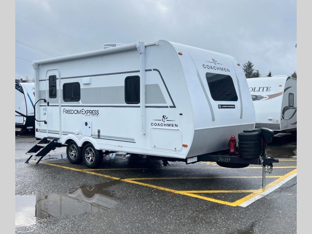 【中古】 Coachmen / Hootenanny Coachmen Toy Haulers For Sale in Maine - RV Trader