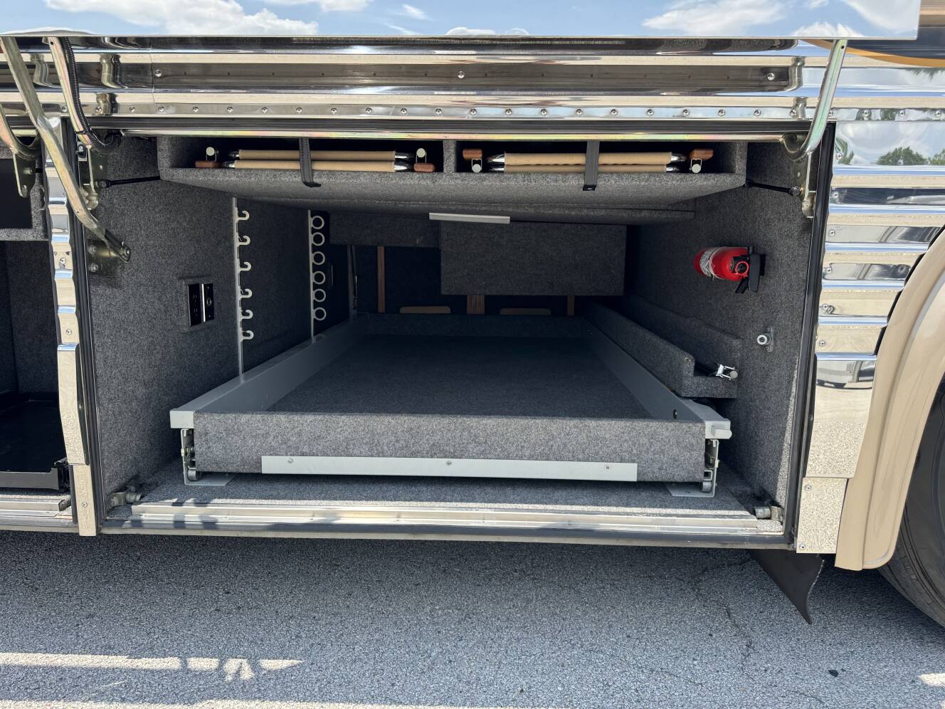 A photo of this 1999 Prevost VOGUE XL