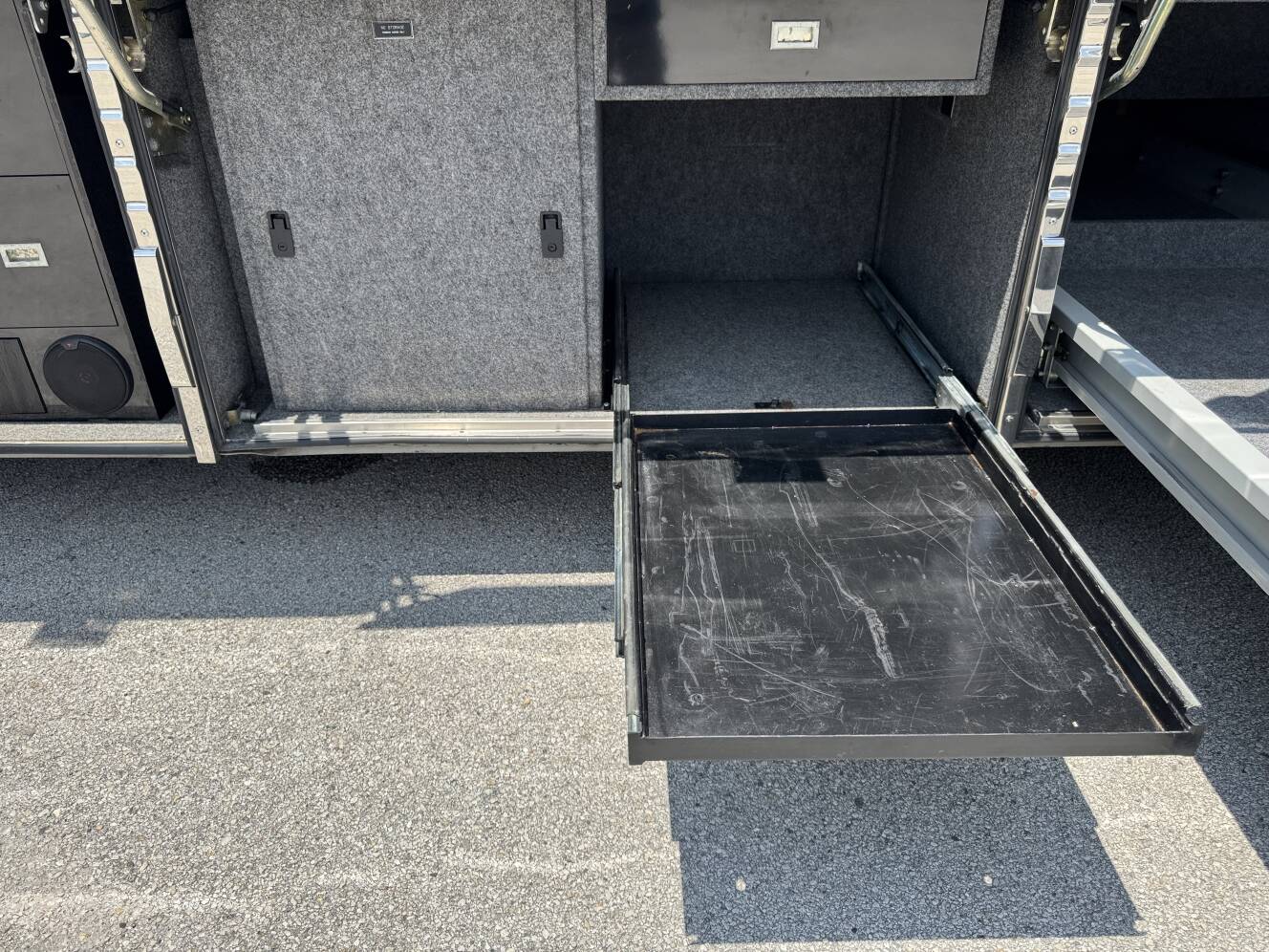 A photo of this 1999 Prevost VOGUE XL