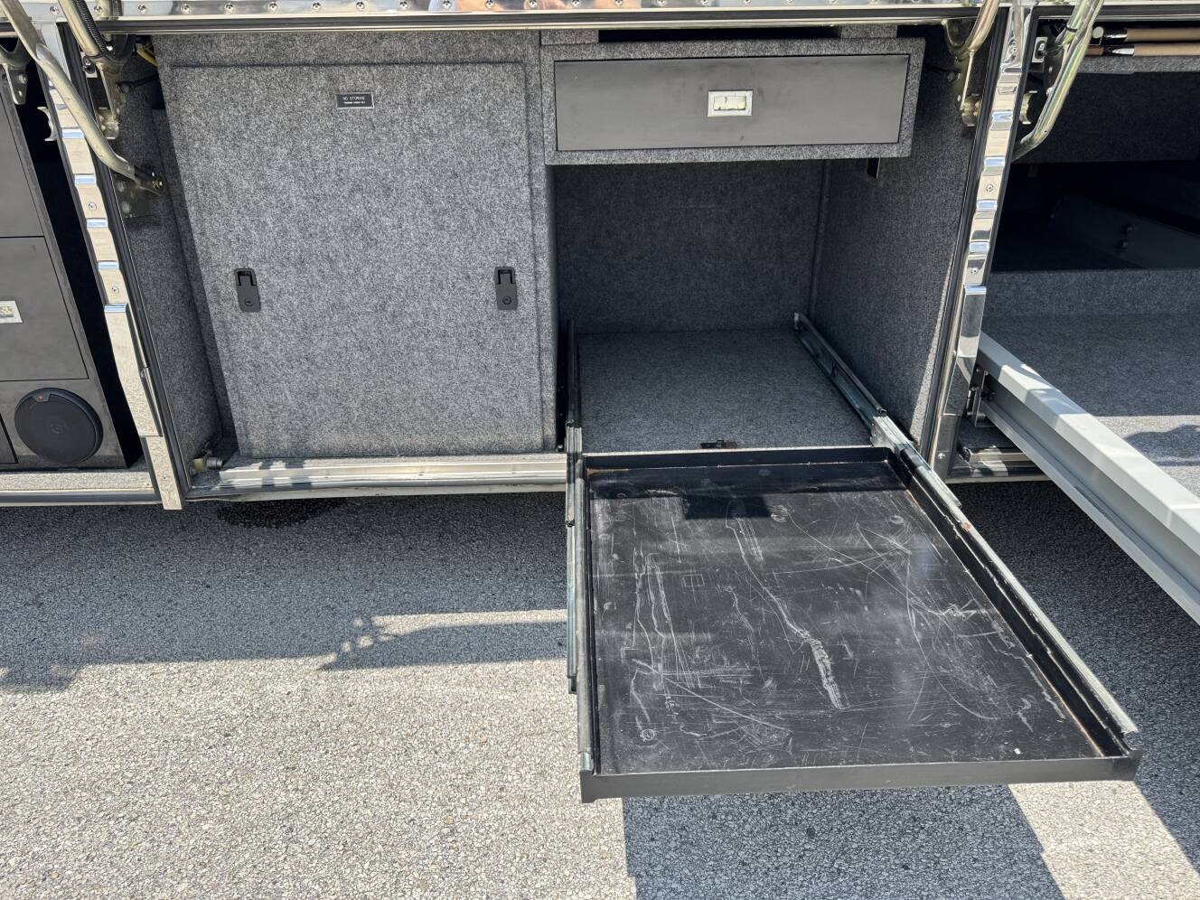 A photo of this 1999 Prevost VOGUE XL