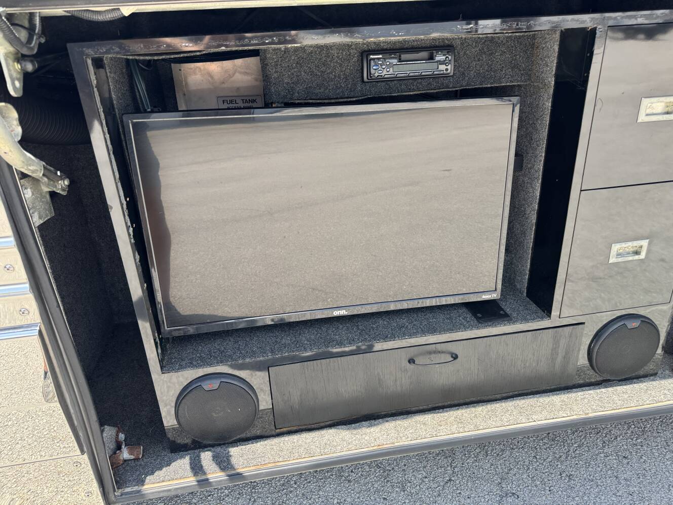 A photo of this 1999 Prevost VOGUE XL