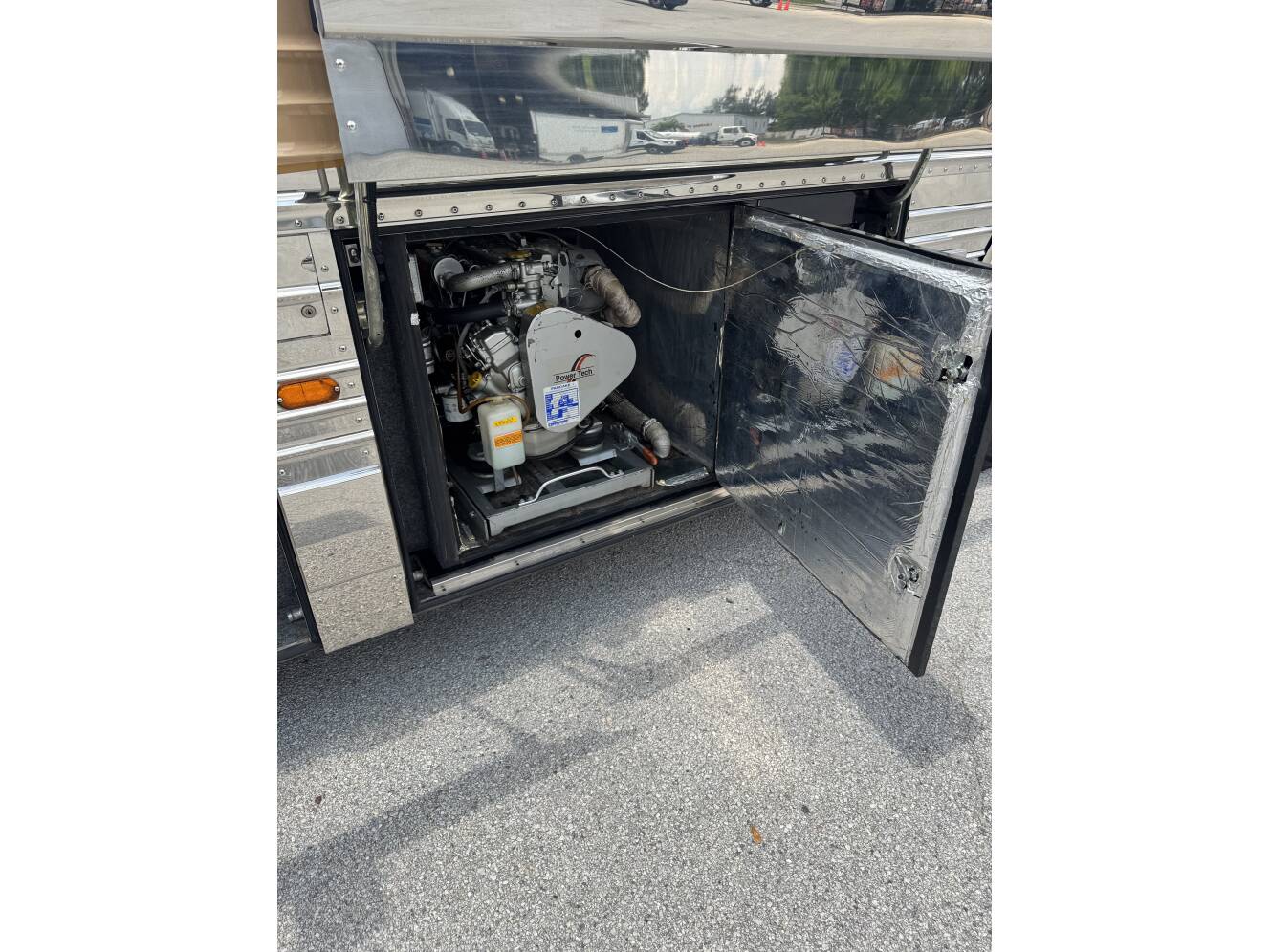 A photo of this 1999 Prevost VOGUE XL