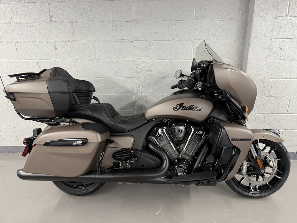 2025 Indian Roadmaster PowerPlus Dark Horse 112 w/ PowerBand DARK HORSE in White Plains, NY