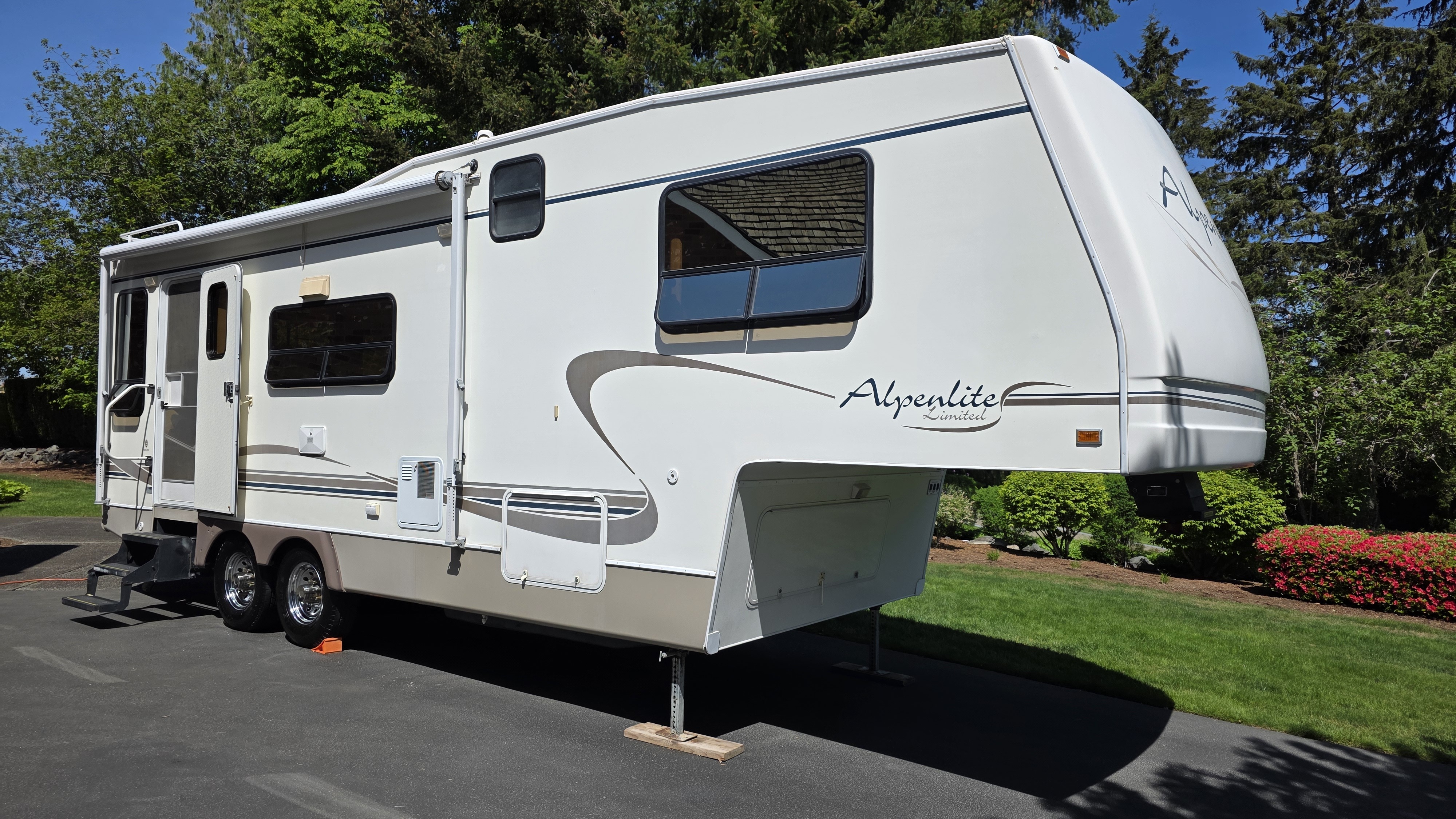 Alpenlite Fifth Wheels For Sale - RV Trader