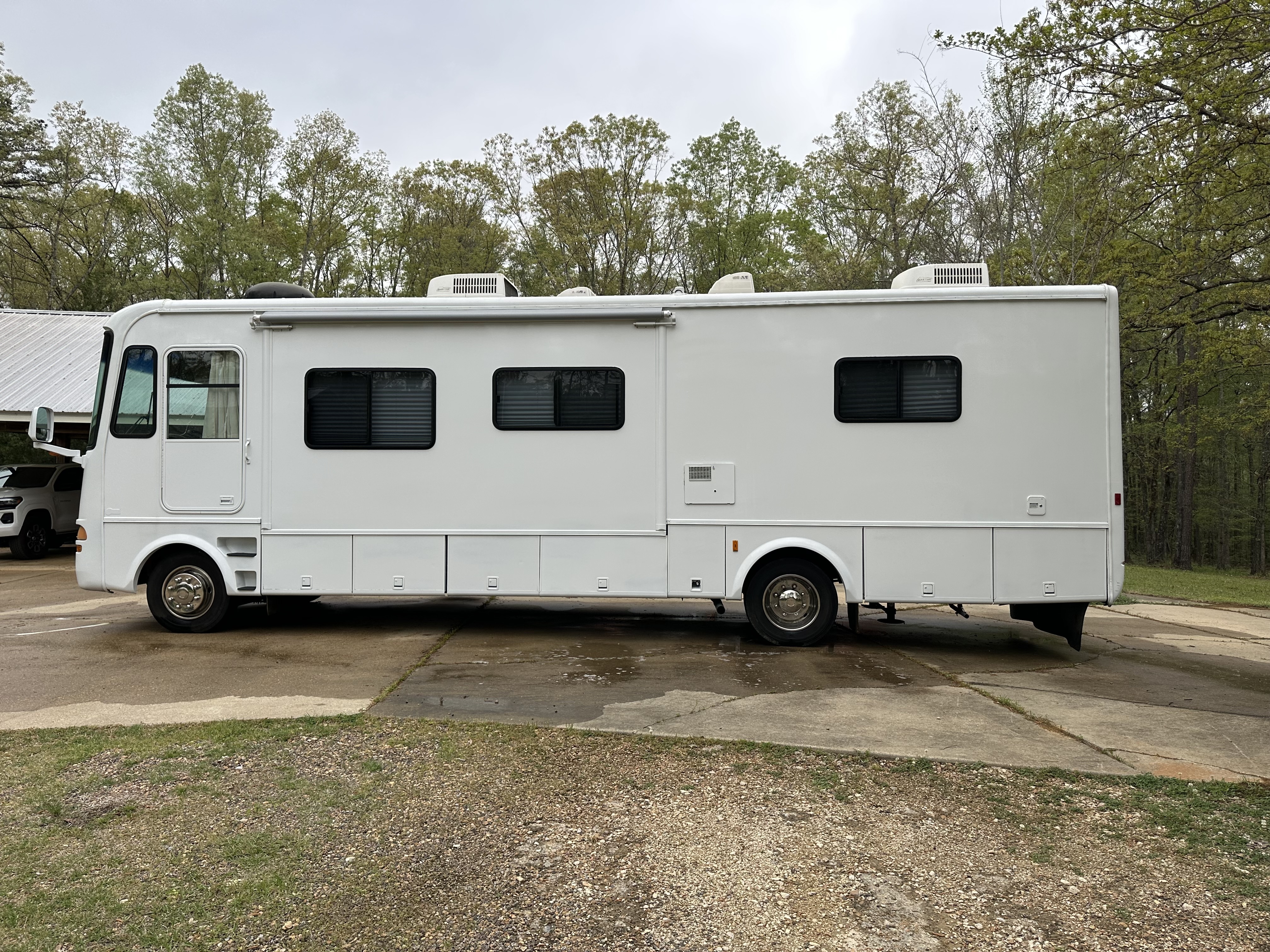 2005 Tiffin Motorhomes ALLEGRO OPEN ROAD 32SA in brandon MS
