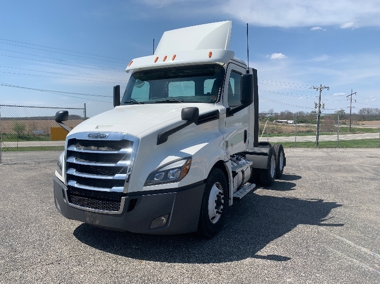 2020 FREIGHTLINER CASCADIA 126 in Wabash, IN