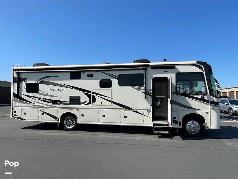 Seneca Zx Sleeps 8 For Sale Near 94043 - Jayco RVs - RV Trader