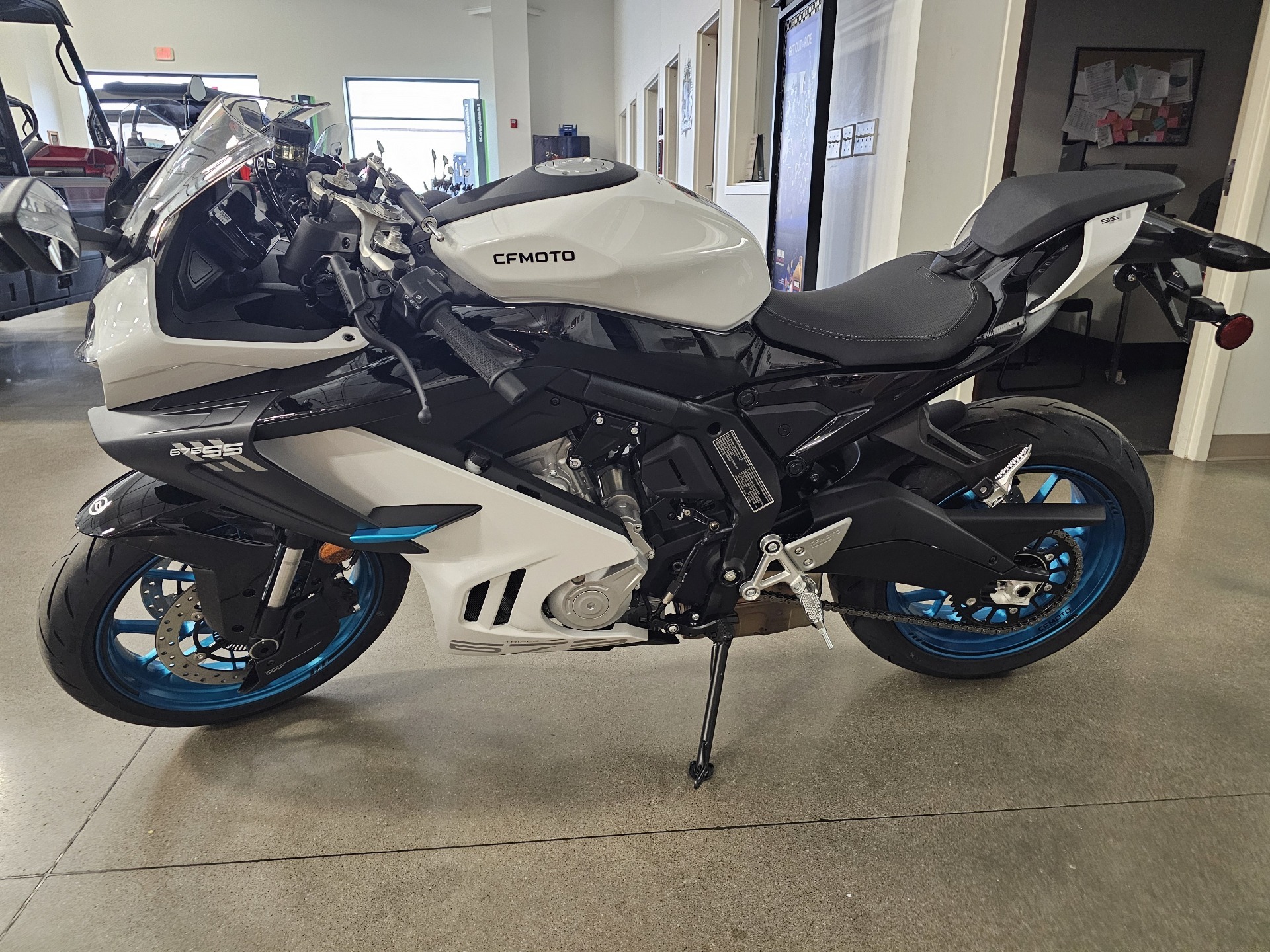 White Bmw,honda,kawasaki Motorcycles Under $5000 For Sale