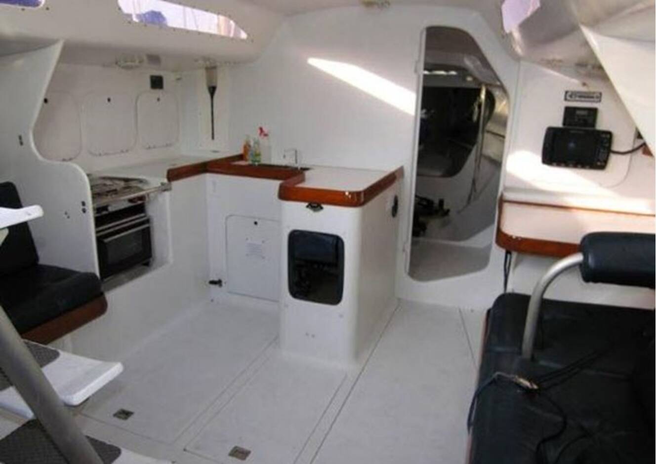 A photo of this 1993 Green Marine, U.K. Dubois 50