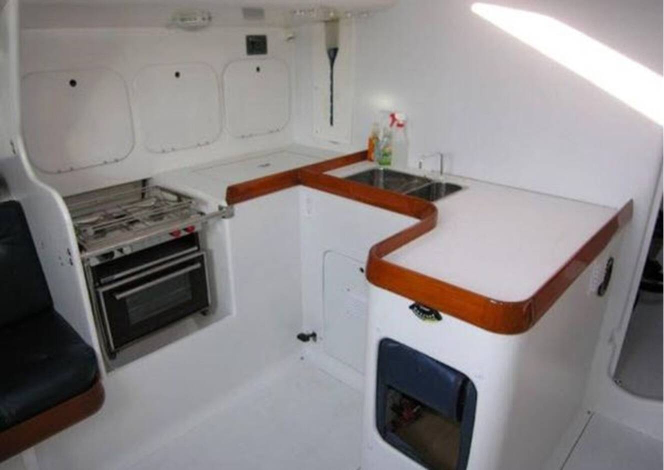 A photo of this 1993 Green Marine, U.K. Dubois 50