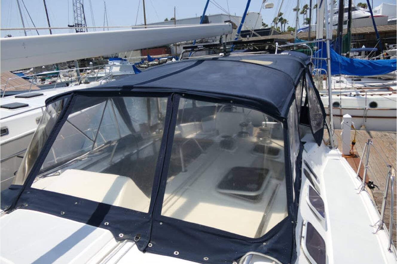 A photo of this 2000 Hunter Marine 460