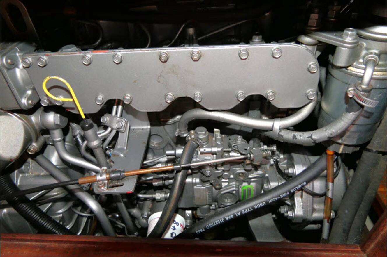A photo of this 2000 Hunter Marine 460