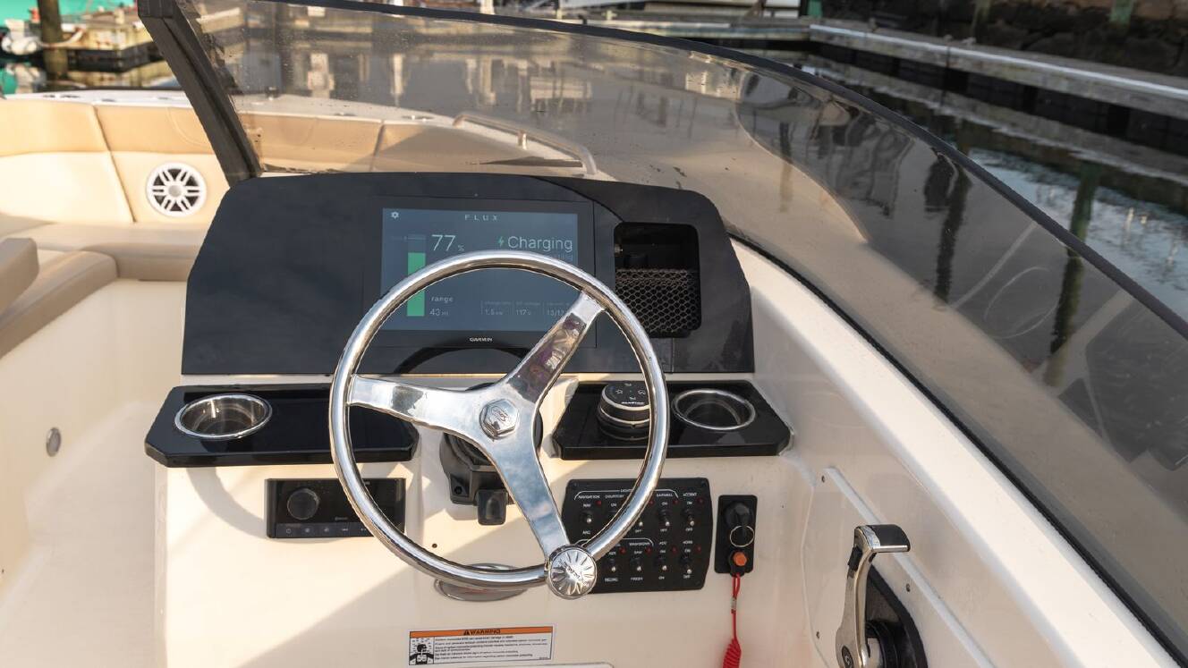 A photo of this 2025 Scout Boats DORADO