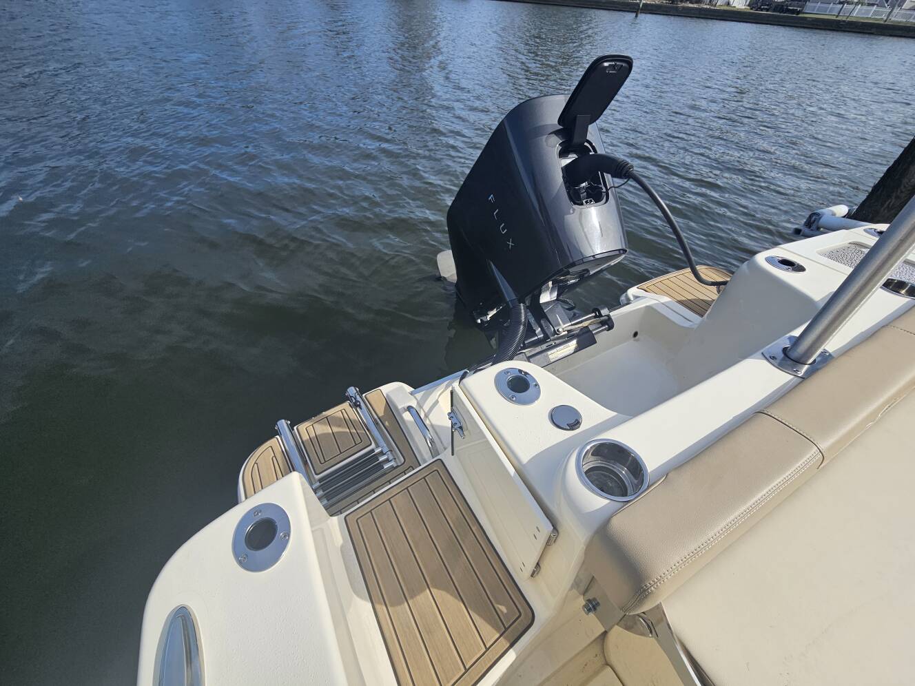 A photo of this 2025 Scout Boats DORADO