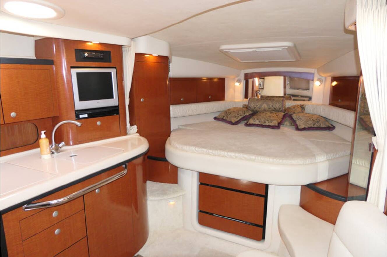 A photo of this 2005 Sea Ray 340 SUNDANCER