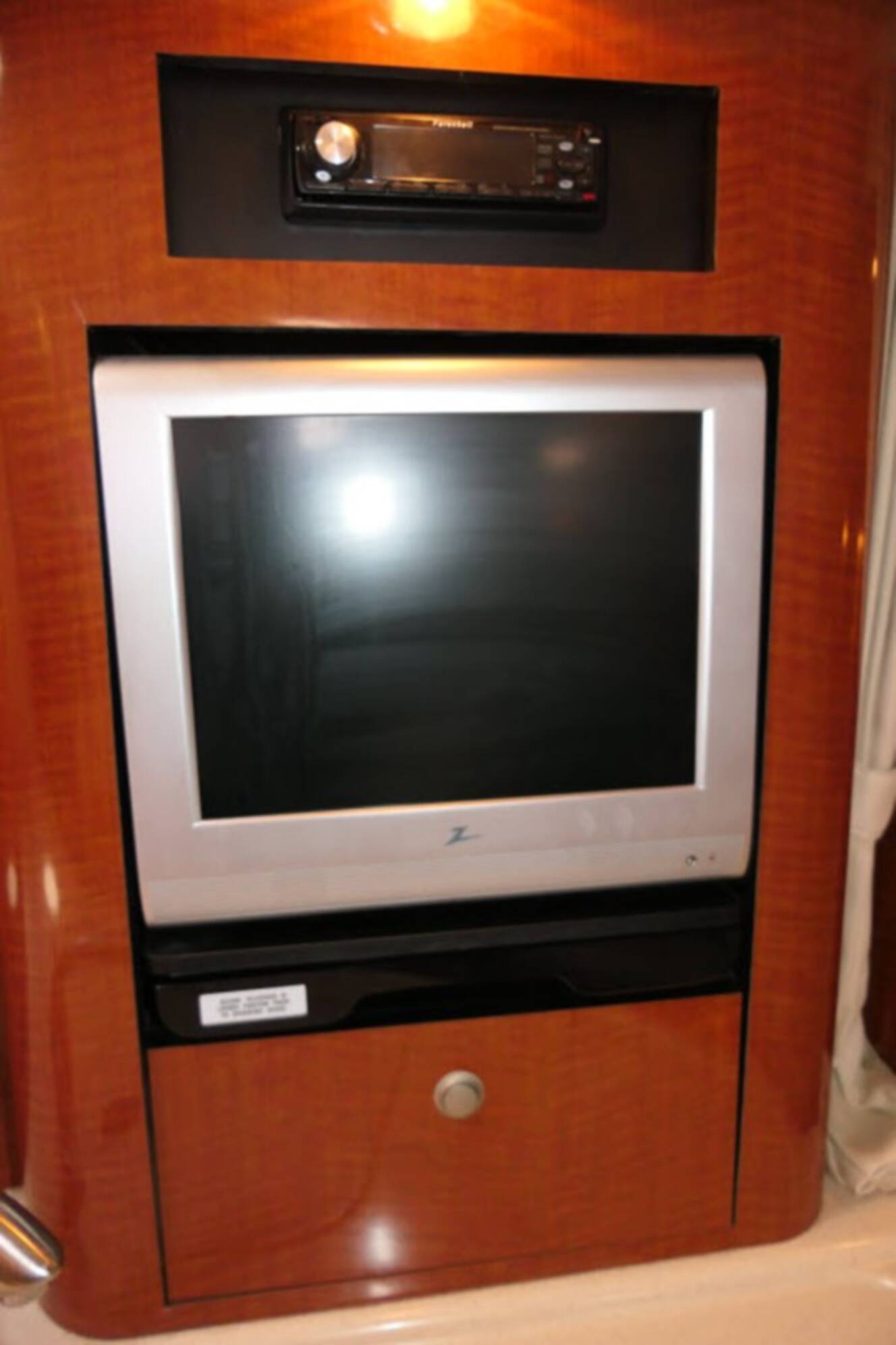 A photo of this 2005 Sea Ray 340 SUNDANCER