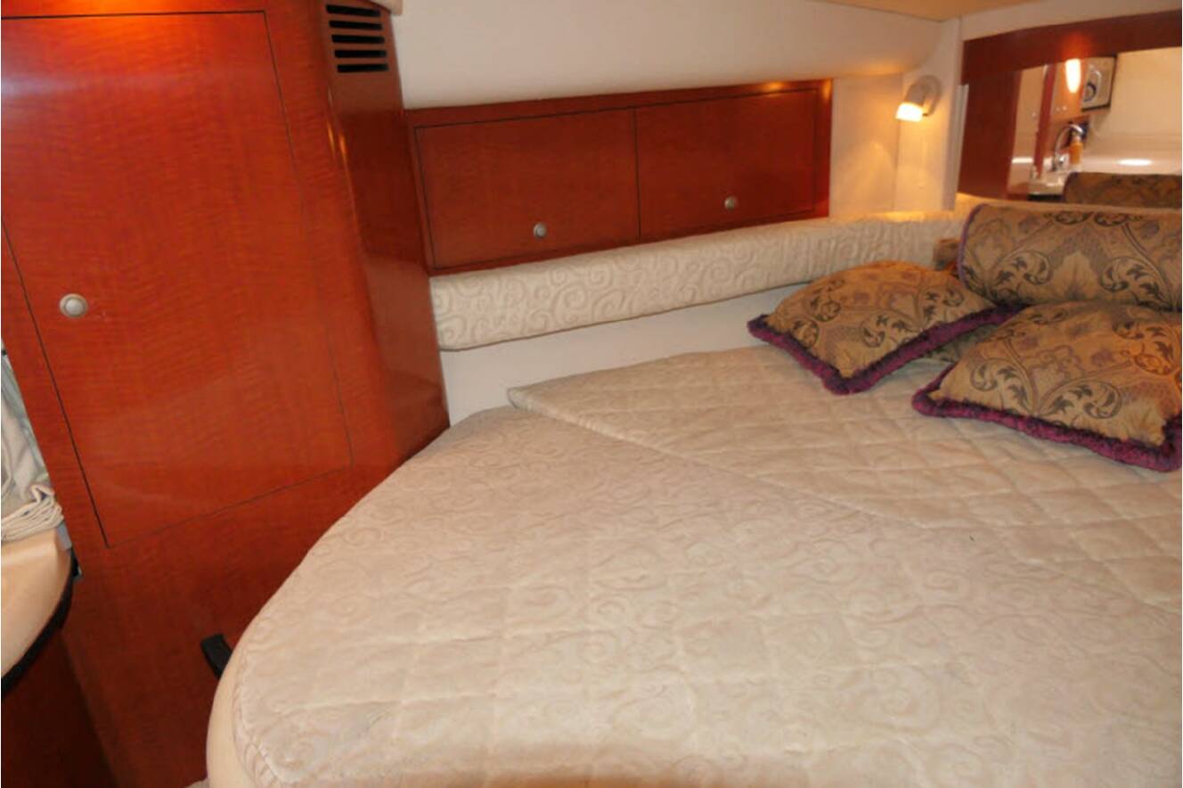 A photo of this 2005 Sea Ray 340 SUNDANCER