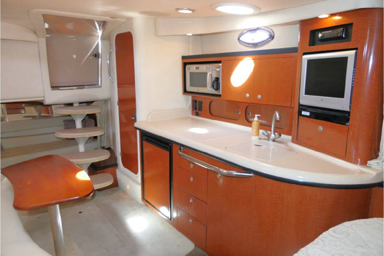 A photo of this 2005 Sea Ray 340 SUNDANCER