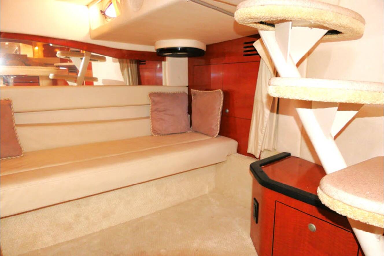 A photo of this 2005 Sea Ray 340 SUNDANCER