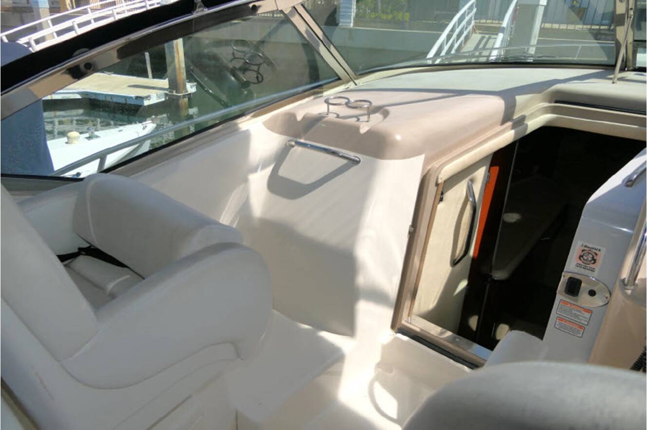 A photo of this 2005 Sea Ray 340 SUNDANCER