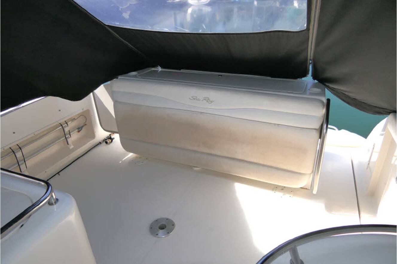 A photo of this 2005 Sea Ray 340 SUNDANCER