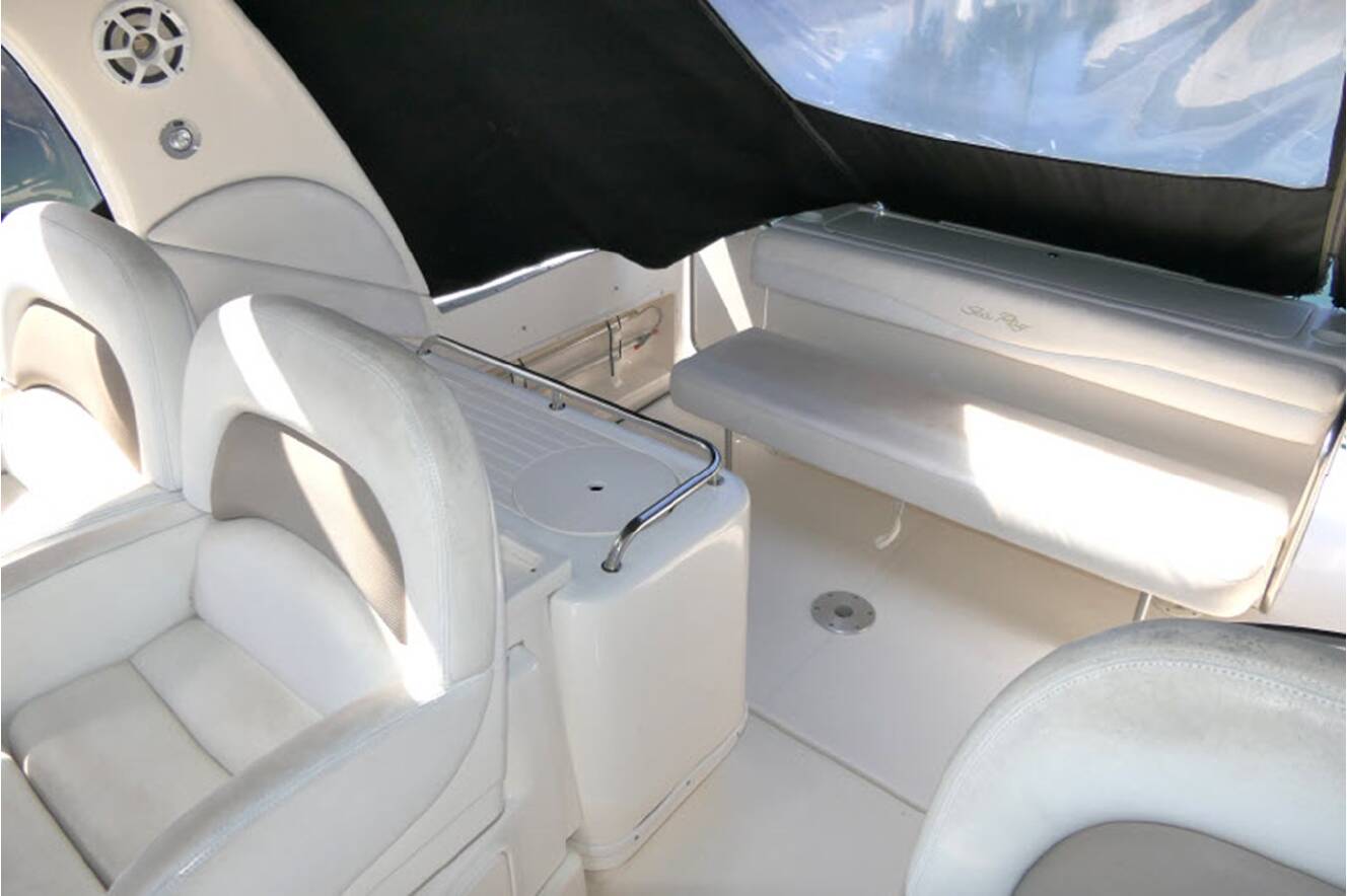 A photo of this 2005 Sea Ray 340 SUNDANCER