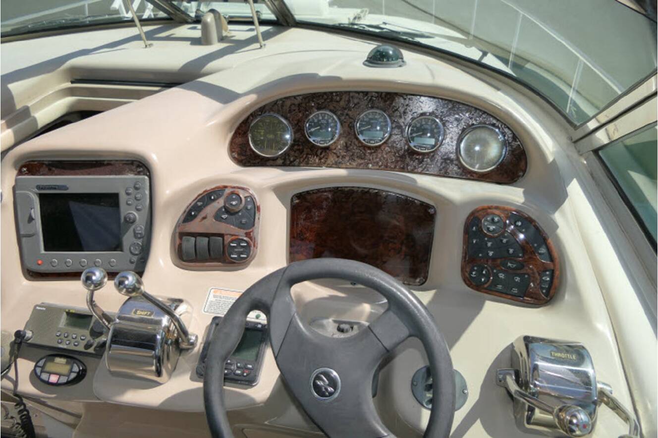 A photo of this 2005 Sea Ray 340 SUNDANCER