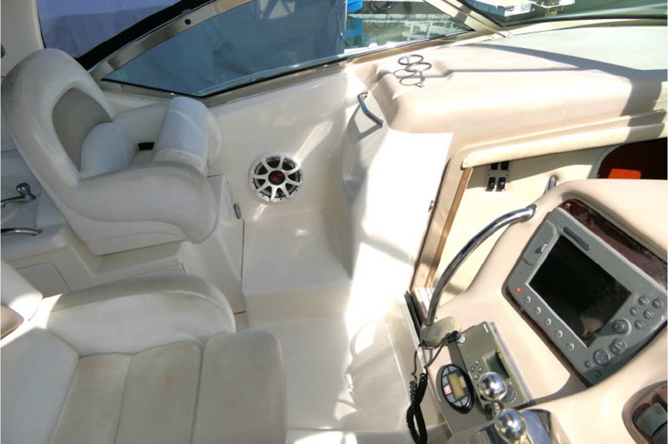A photo of this 2005 Sea Ray 340 SUNDANCER